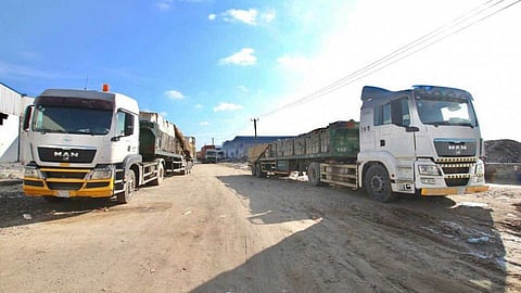 3 شاحنات إيوائية من «سلمان للإغاثة» لمتضرري سيول عدن