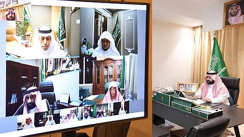 عبر الاتصال المرئي.. نائب أمير جازان يدشن عددًا من مبادرات الجمعيات الخيرية