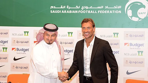 الاتحاد السعودي لكرة القدم يشكر رينارد والشهري على مبادرة تخفيض الرواتب