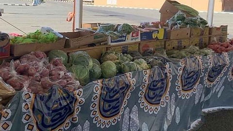 بالصور.. اكتمال إنشاء المواقع المؤقتة لبيع الخضار والفواكه بمكة