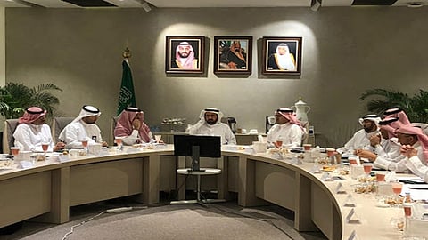 لجنة متابعة مستجدات كورونا تكشف أوضاع المصابين بالفيروس