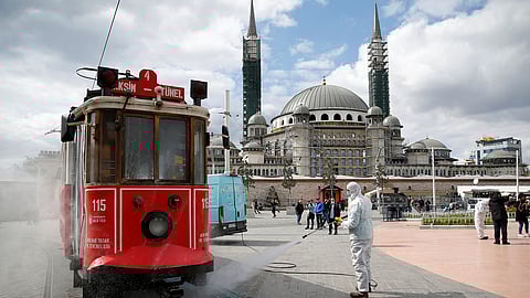 تركيا تسجل 2900 وفاة بفيروس كورونا.. والإصابات تتجاوز 112 ألفًا