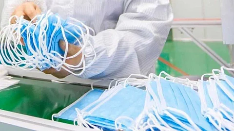 تطبيق الارتداء الإلزامي للكمامات بوسائل المواصلات الفرنسي.. قريبًا