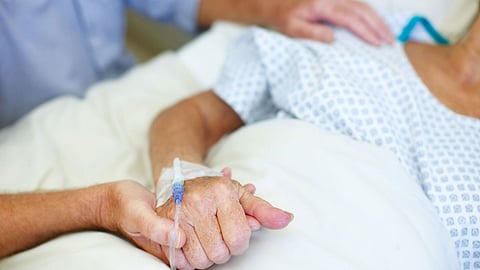 النمر يحذر من إقحام النظر في مشاهدة خصوصيات المرضى