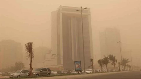 الحصيني: أمطار ورياح مثيرة للأتربة على عدة مناطق