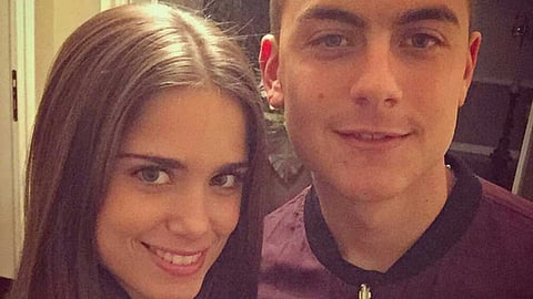 صديقة ديبالا تكشف حقيقة استمرار إصابته بفيروس كورونا