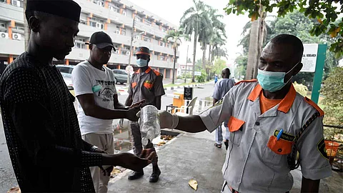 إصابات كورونا تتجاوز 37 ألف حالة في إفريقيا