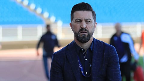 مدرب الرائد يلمِّح إلى الرحيل لأسباب عائلية