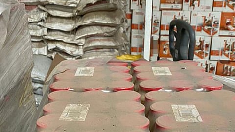 بالصور.. «الغذاء والدواء» تضبط موادًا غذائية منتهية الصلاحية بالقصيم