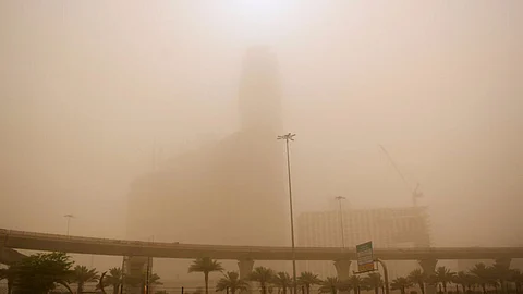 طقس الخميس.. استمرار السحب الرعدية الممطرة ونشاط للرياح في 10 مناطق