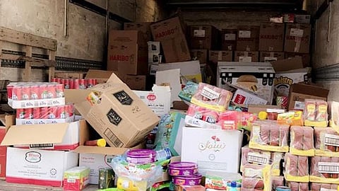 مصادرة وإتلاف 1404 من المعلبات منتهية الصلاحية بنطاق بلدية المسفلة
