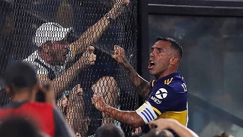 بين تيفيز وكافيراتا.. «كورونا» يحاصر اللاعبين في الأرجنتين