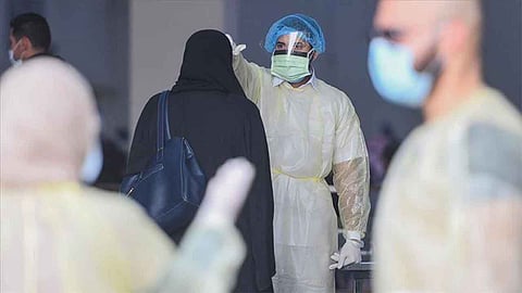دراسة تكشف كيف وظّفت العلاقات العامة بمستشفيات الرياض وسائل التواصل للتعامل مع كورونا