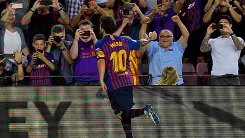 ميسي «كورونا» يقرب برشلونة من التتويج بدوري الأبطال