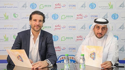 الفيحاء يجدد عقد مدربه البرتغالي سيماو عامًا إضافيًّا