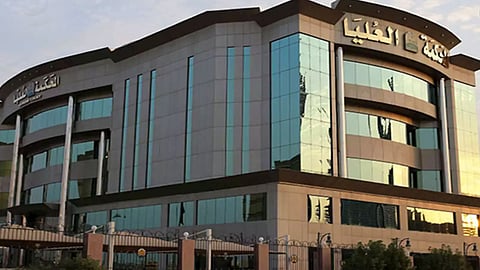 المحكمة العليا تدعو لتحري رؤية هلال شوال بالعين المجردة أو المناظير