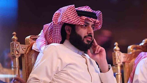 آل الشيخ يطرح «التليفزيون المكسور» في مزاد خيري