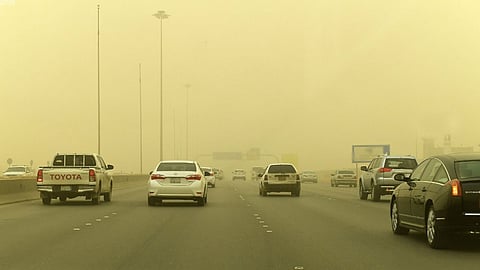 الصخري: رياح مثيرة للأتربة تستمر عدة أيام على المنطقة الشرقية