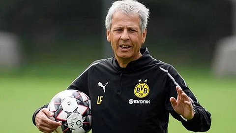 دورتموند يكشف حقيقة الإطاحة بمدربه بسبب ضياع لقب «بوندسليجا»
