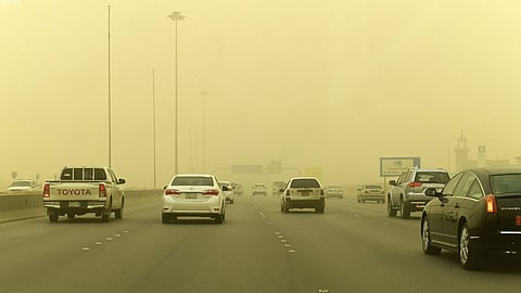 تنبيهات الأرصاد: رياح وأتربة مثارة في 3 مناطق.. وسحب رعدية ممطرة على الباحة