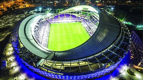 فيروس كورونا يدفع الاتحاد الإماراتي إلى «تكييف ملاعب كرة القدم»