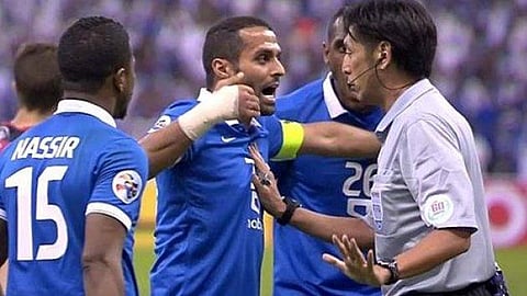 فيروس كورونا يضرب حكم فضيحة نهائي آسيا بين الهلال وسيدني