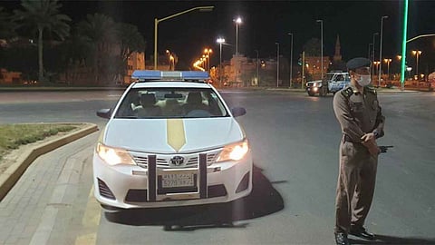 القبض على مواطن ثلاثيني يستدرج الأطفال عبر تطبيقات التواصل الاجتماعي للتحرش بهم