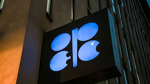 بلومبرج: «أوبك +» تتفق على تمديد خفض إنتاج النفط لمدة شهر