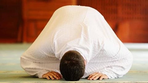 الكويت تعيد فتح المساجد وتضع شروطًا للصلاة