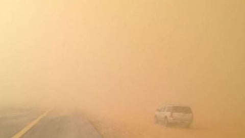 «الأرصاد» تنبّه من رياح نشطة وأتربة مثارة على محافظة شرورة