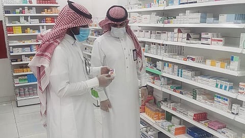بالصور.. «صحة الجوف» تنفّذ 1789 جولة تفتيشية على المجمعات الخاصة والصيدليات