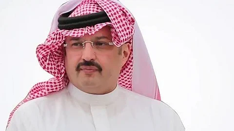 أمير عسير يوجه بفتح تحقيق عاجل في وفاة طفلة.. ونقل أسرتها إلى منزل لائق