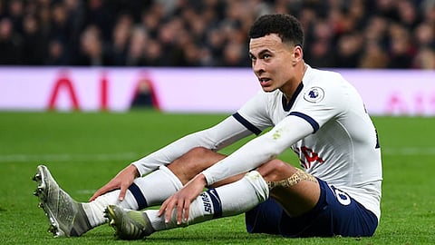 نجم توتنهام يكشف حقيقة «فيديو كورونا».. ويرحب بالإيقاف