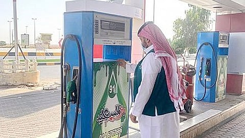 بالصور.. 52 جولة رقابية للتأكد من الالتزام بأسعار الوقود المحدثة برفحاء