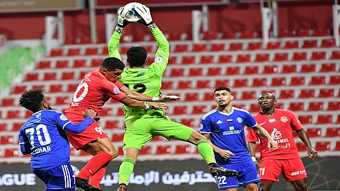 «استطلاع» يحسم مصير الدوري الإماراتي