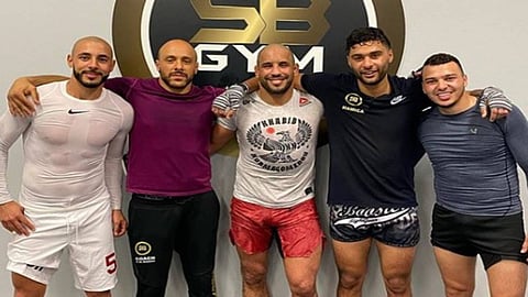 شاهد.. نجم النصر يستعد لاستئناف دوري المحترفين بتدريبات الفنون القتالية