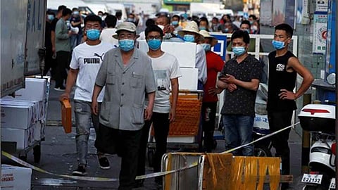 لأول مرة منذ شهرين.. الصين تسجِّل أعلى حصيلة يومية بإصابات كورونا