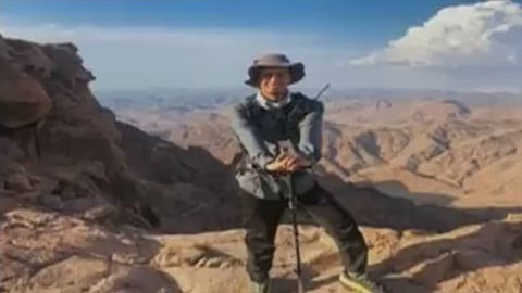 بالفيديو.. عبدالعزيز النمر.. قصة شاب ترك الوظيفة المربحة وفضّل العيش بالجبال