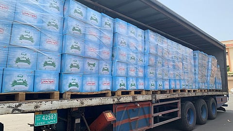 «فرحة وطن» توزع 20 ألف سلة غذائية على الأسر المتضررة من كورونا بجازان