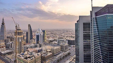 الصخري يتوقع انخفاضًا طفيفًا بدرجات الحرارة ويُحدد مدته