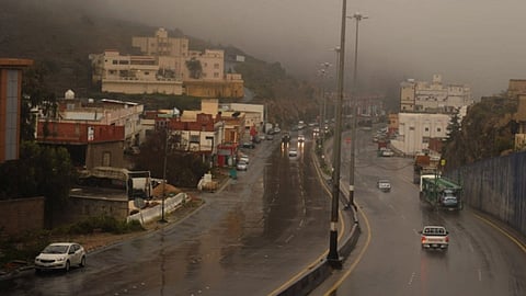 تنبيه من الأرصاد: سحب رعدية ممطرة على منطقة الباحة و5 محافظات