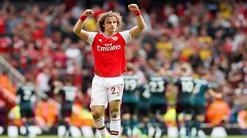 أرتيتا يتمنى بقاء لويز في أرسنال.. ويصفه بأنه «نموذج يحتذى به»