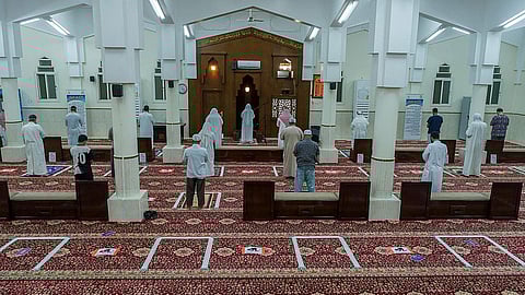 1560 مسجدًا بمكة المكرمة تفتح أبوابها للمصلين.. الأحد المقبل