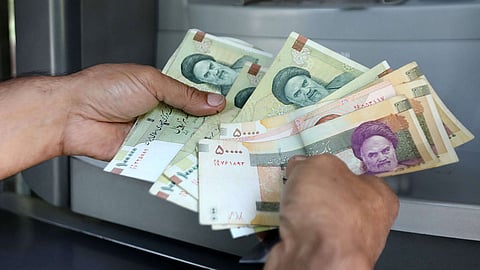 انهيار الريال الإيراني.. 188 ألفًا مقابل الدولار الواحد