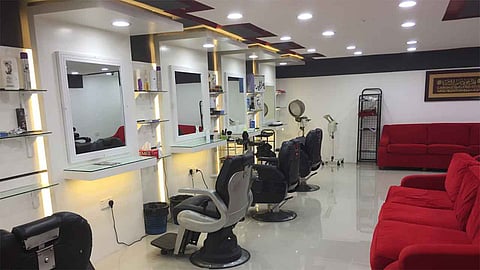 أمانة جدة تشدد على محال الحلاقة وصالونات التجميل بالتزام الإجراءات الاحترازية