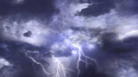 «تنبيهات الأرصاد»: أمطار رعدية على نجران.. وأتربة مثارة في المدينة