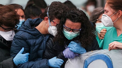 حصيلة كورونا في العالم.. 8.81 مليون إصابة وتتجاوز ٤٦٤ ألف وفاة