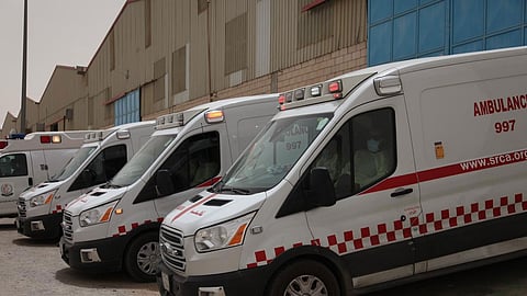 بالصور.. إصابة 3 أشخاص في حريق بأحد المصانع في الرياض.. والهلال الأحمر يتدخل