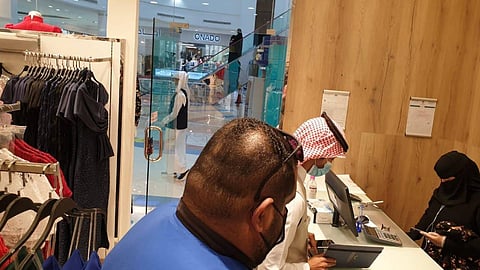 بالصور.. «موارد الرياض» يضبط عددًا من المخالفات لقرار توطين نشاط مركبات الأجرة