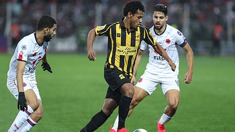 فابيو كاريلي يقود تدريبات الاتحاد استعدادًا لعودة الدوري السعودي